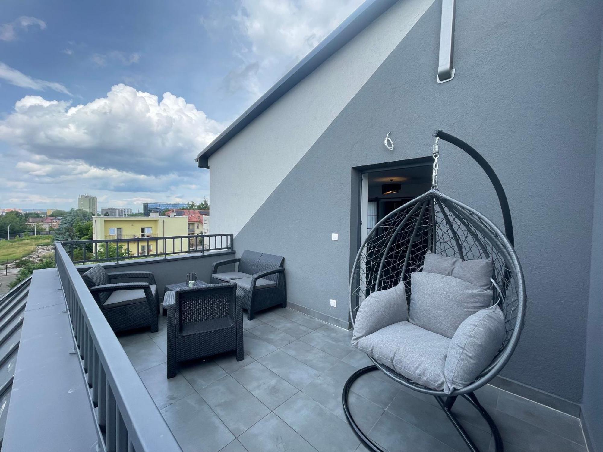 Near Sanktuarium Beautiful View And Free Parking Apartment Krakow Ngoại thất bức ảnh